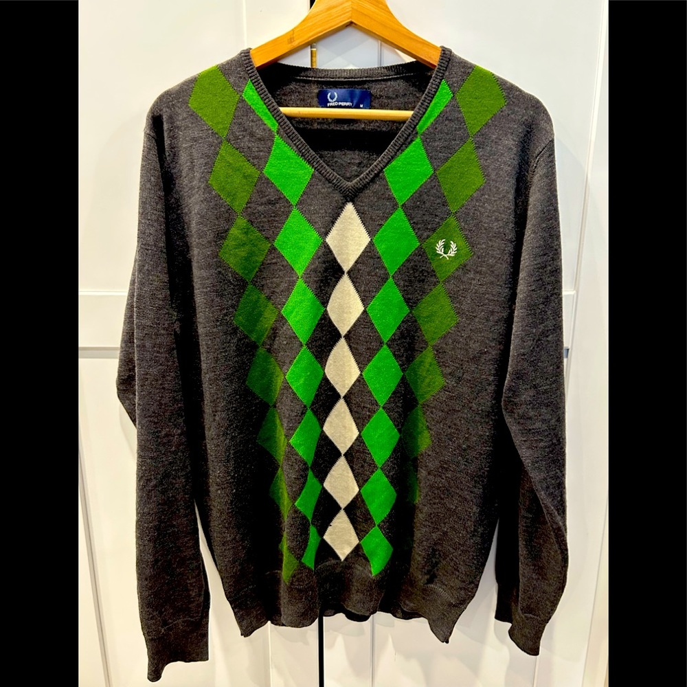 Fred Perry Mens V neck Merino Wool Argyle Sweater - Medium